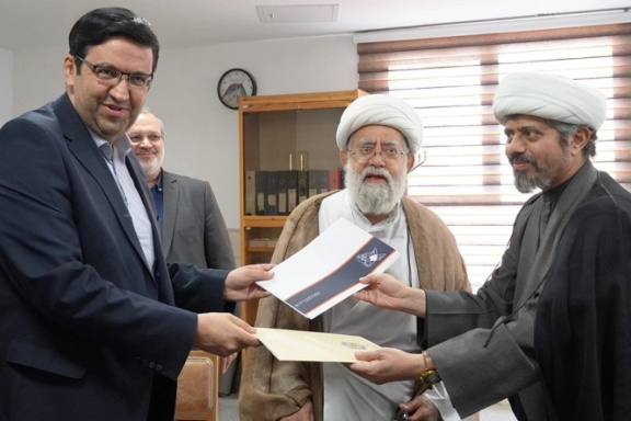 امضا تفاهم‌نامه همکاری‌ مشترک بین واحد الکترونیکی دانشگاه آزاد اسلامی و جامعه آل‌البیت العالمیه