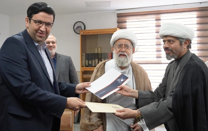 امضا تفاهم‌نامه همکاری‌ مشترک بین واحد الکترونیکی دانشگاه آزاد اسلامی و جامعه آل‌البیت العالمیه