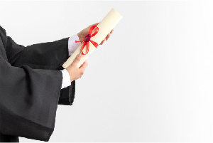 شرایط و مراحل دریافت دانشنامه، ریز نمرات و استعلام